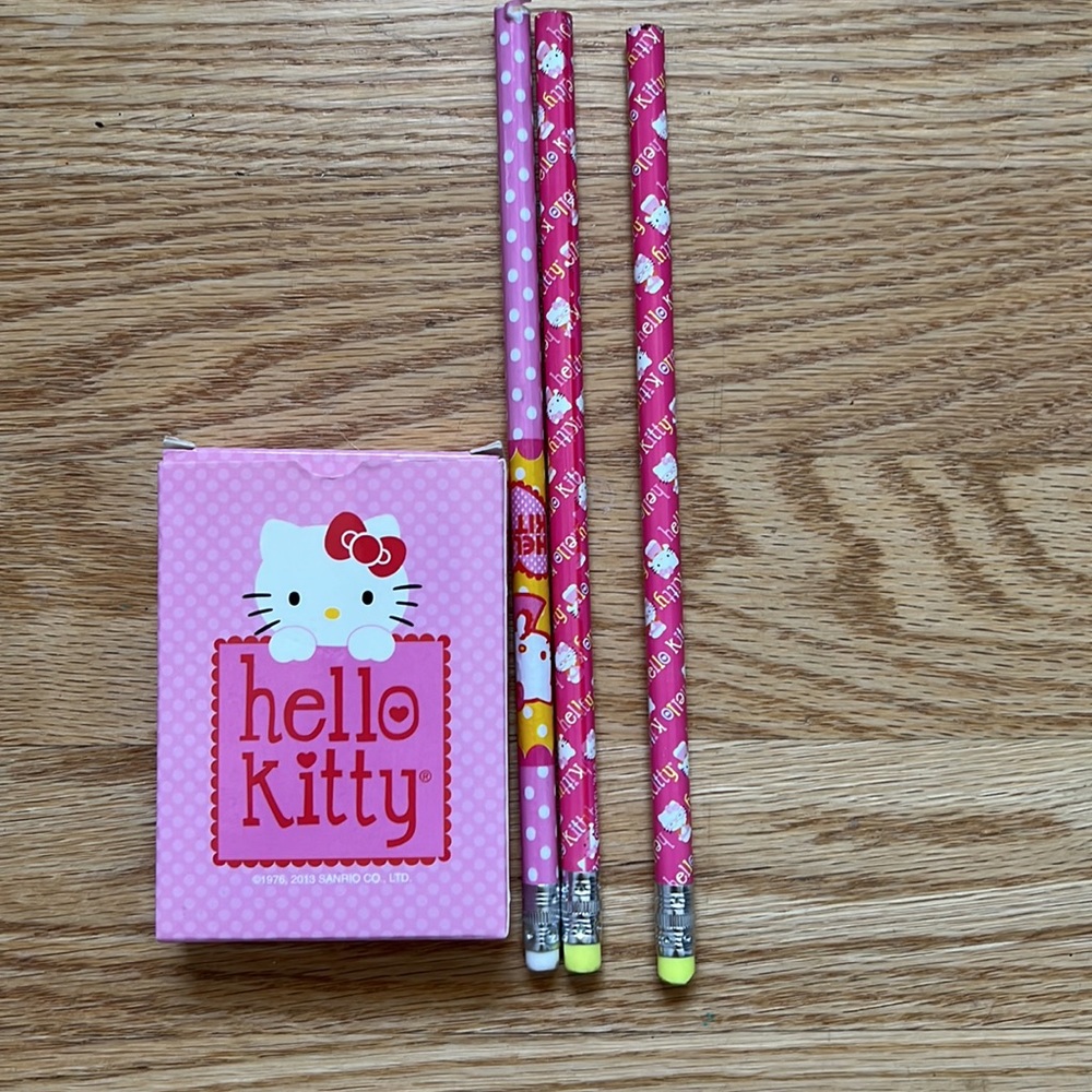 Hello Kitty - Picture 4 of 4